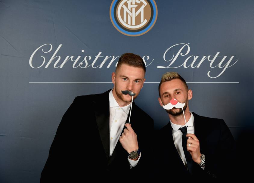 Milan Skriniar e Marcelo Brozovic alla cena di Natale dell&#39;Inter. Getty